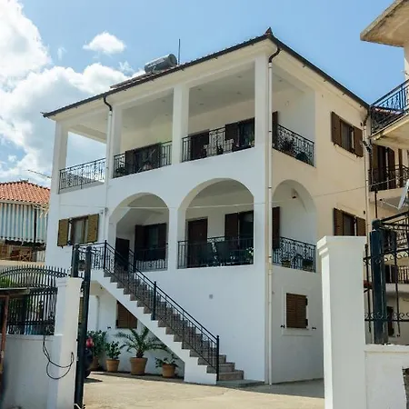 Katerina & Elia's Family House 公寓