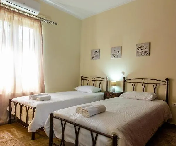 Katerina & Elia's Family House Leonídion